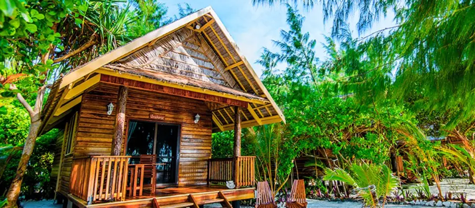 Beachfront bungalow at The Conflict Islands Resort, Panasesa
